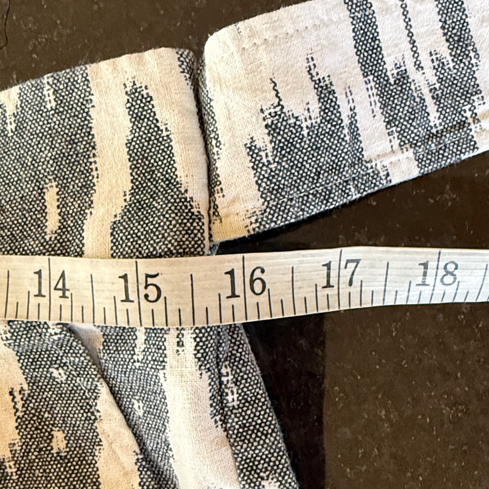 J.Crew Factory Gray/White Ikat Print Belted Linen High Waisted Shorts Size 4 - Picture 8 of 12